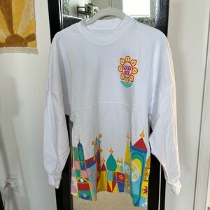 disney // disneyland it’s a small world spirit jersey